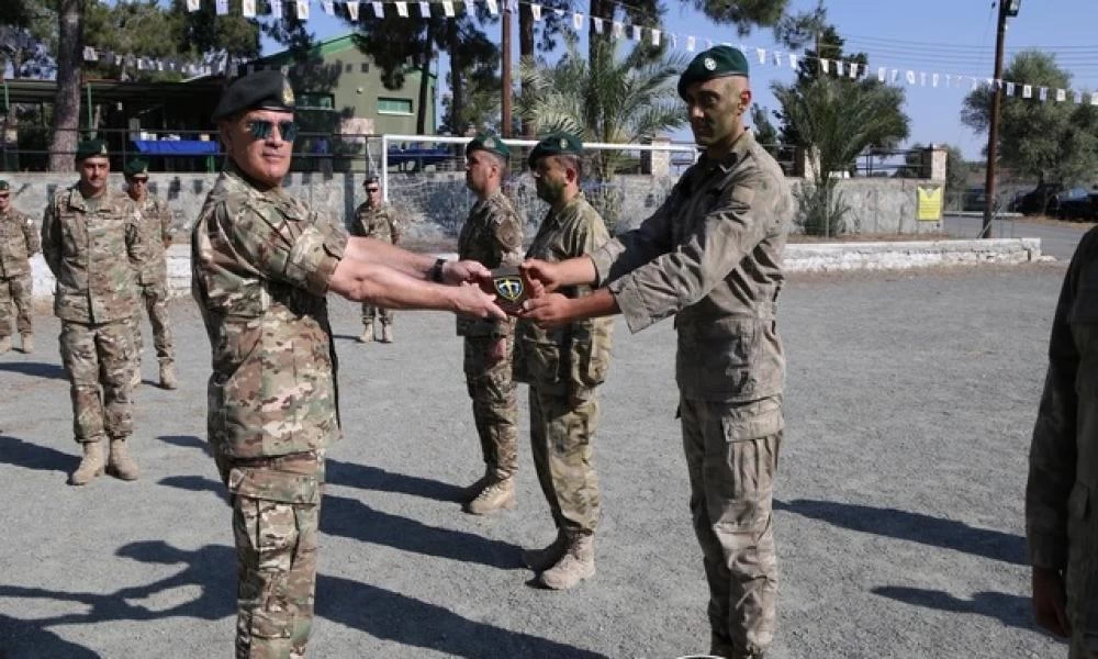 Εθνική Φρουρά: Πήραν τα πράσινα μπερέ οι νέοι Καταδρομείς της Κύπρου